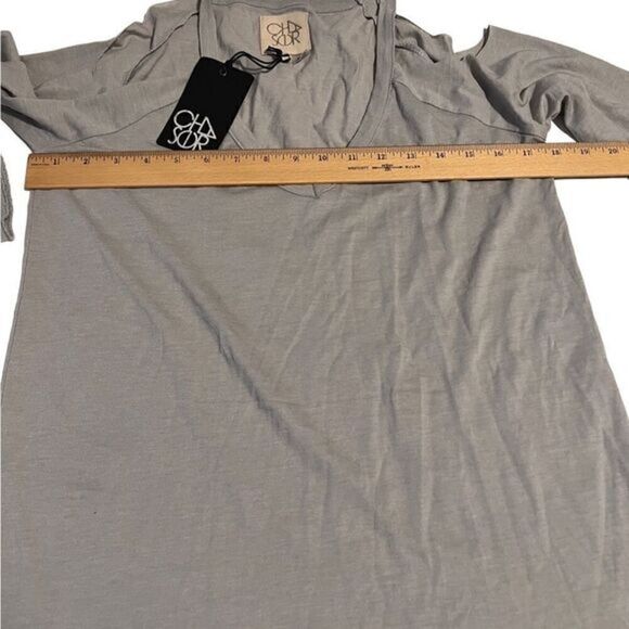 Chaser Gray Cold Shoulder Long Bell Sleeves Top Size M NWT - Picture 7 of 12